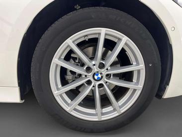 BMW Série 3 318 — photo 14