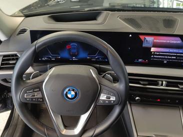 BMW 330 330e XDrive — photo 6