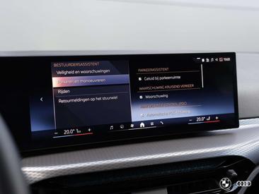 BMW 330e M Sport — photo 28