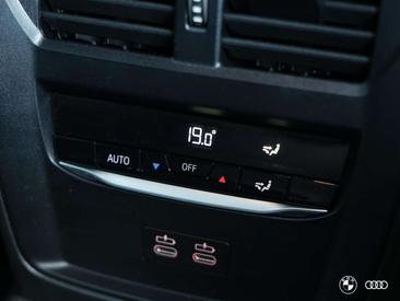 BMW 330e M Sport — photo 47