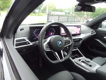 BMW Série 3 M Sport 330e XDrive — photo 21