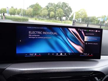 BMW Série 3 M Sport 330e XDrive — photo 37