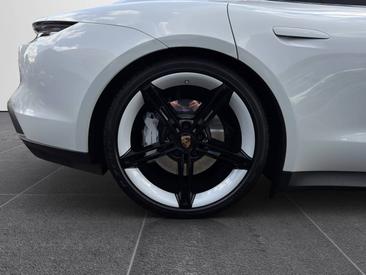 Porsche Taycan Base 2022 Blanc — photo 24