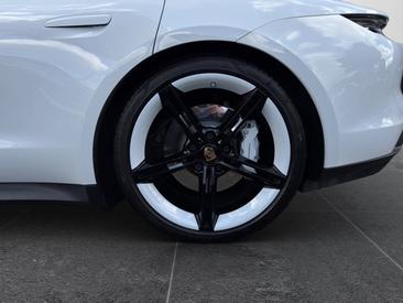 Porsche Taycan Base 2022 Blanc — photo 25