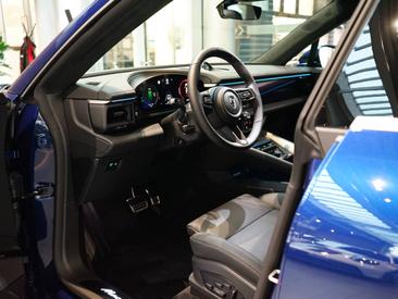 Porsche Macan Electrique Turbo — photo 16