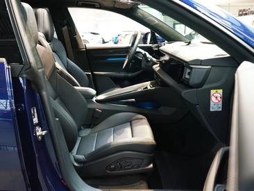 Porsche Macan Electrique Turbo — photo 21