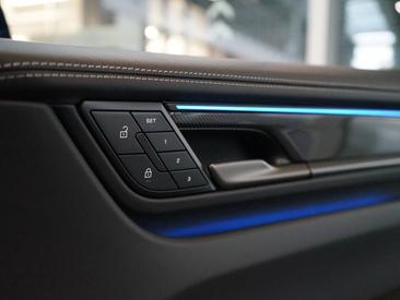 Porsche Macan Electrique Turbo — photo 35
