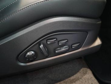 Porsche Macan Electrique Turbo — photo 39