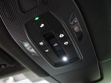 Porsche Macan Electrique Turbo — photo 42
