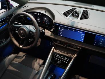 Porsche Macan Electrique Turbo — photo 49