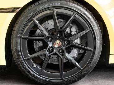 Porsche 992 II Carrera T — photo 10