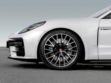 Porsche Panamera III 4 E-Hybrid — photo 6