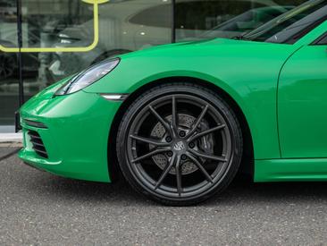 Porsche 718 type 982 Cayman T — photo 8