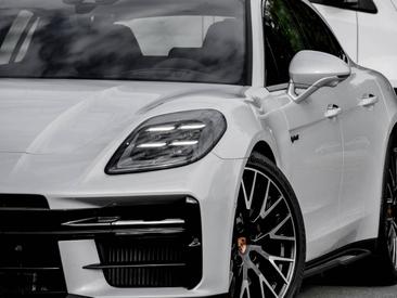 Porsche Panamera III 4 E-Hybrid — photo 8