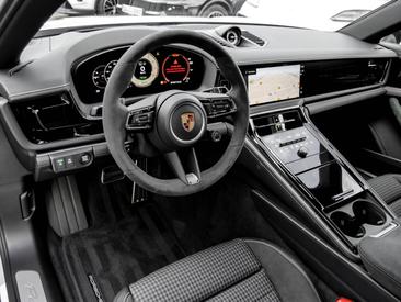 Porsche Panamera III 4 E-Hybrid — photo 11