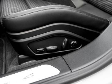 Porsche Panamera III 4 E-Hybrid — photo 18