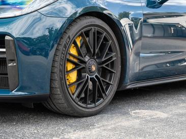 Porsche Panamera III GTS — photo 12
