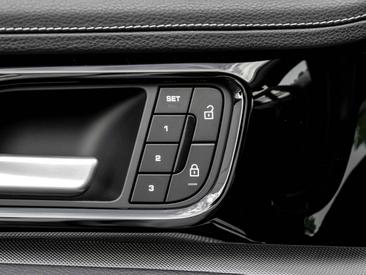 Porsche Panamera III 4 E-Hybrid — photo 25