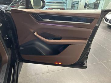 Porsche Macan Electrique 4S — photo 16