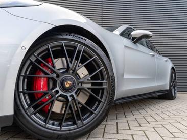 Porsche Panamera III GTS — photo 13