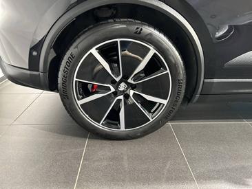Porsche Macan Electrique 4S — photo 21