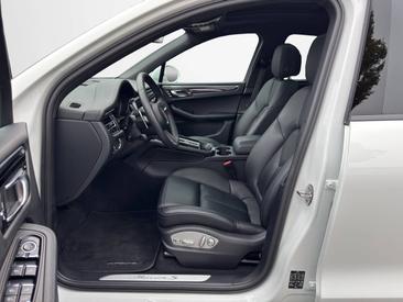 Porsche Macan S — photo 9
