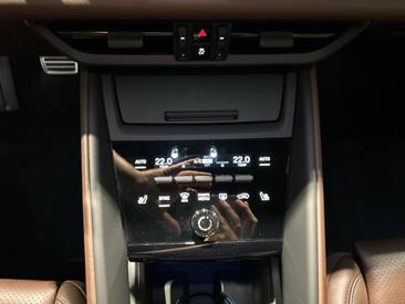 Porsche Macan Electrique 4S — photo 23