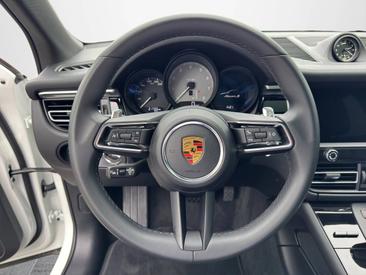 Porsche Macan S — photo 10