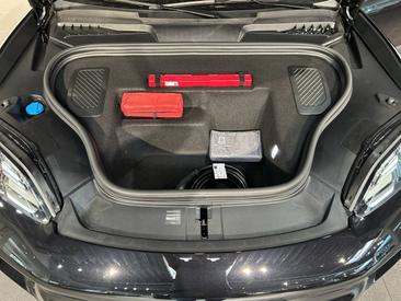 Porsche Macan Electrique 4S — photo 24