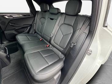Porsche Macan S — photo 13