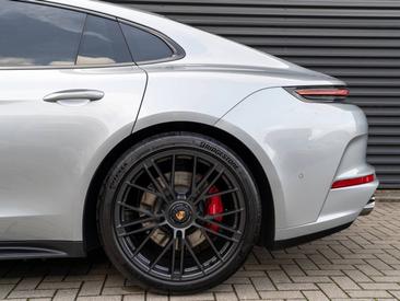 Porsche Panamera III GTS — photo 17