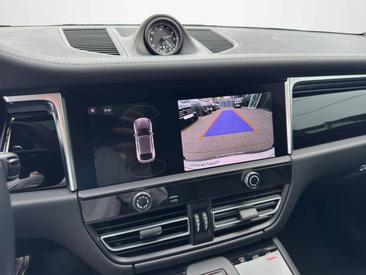 Porsche Macan S — photo 16