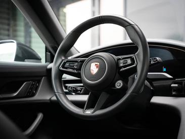Porsche Taycan ph2 4S Cross Turismo — photo 26