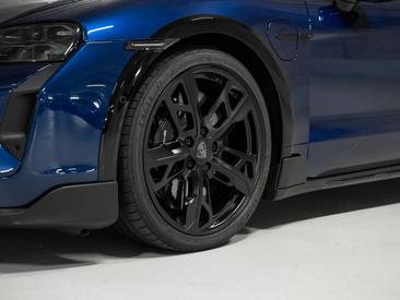 Porsche Taycan ph2 Turbo S Cross Turismo — photo 12