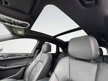 Porsche Macan S — photo 26