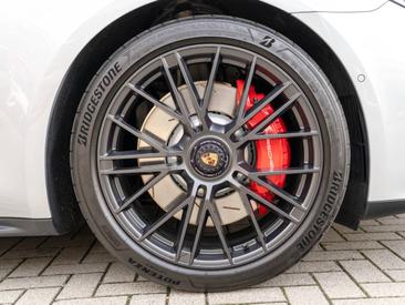 Porsche Panamera III GTS — photo 28