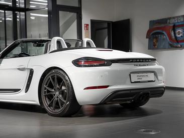 Porsche 718 type 982 Boxster T — photo 9
