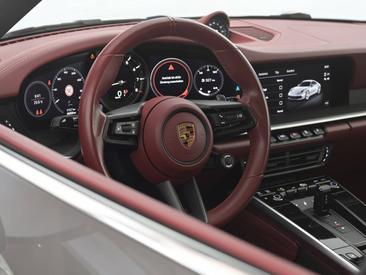 Porsche 992 I Carrera 4S — photo 15