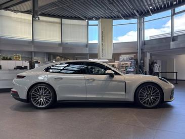 Porsche Panamera III 4 E-Hybrid — photo 6