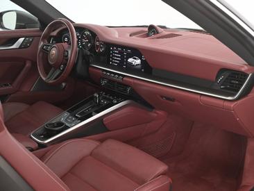 Porsche 992 I Carrera 4S — photo 19
