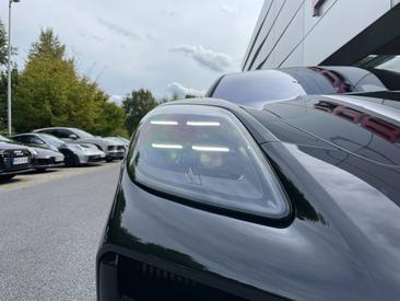Porsche Panamera III 4 E-Hybrid — photo 9