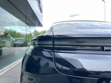 Porsche Panamera III 4 E-Hybrid — photo 11