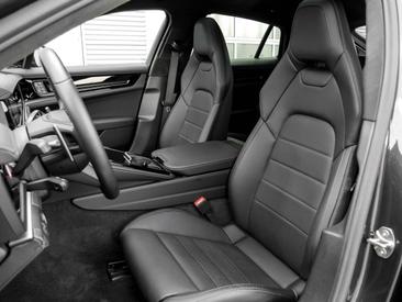 Porsche Panamera III 4 E-Hybrid — photo 12