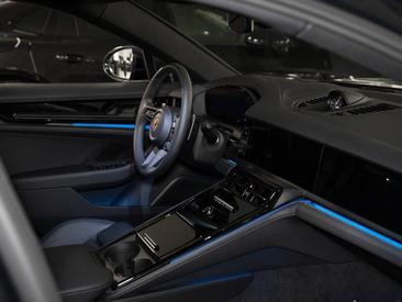 Porsche Panamera III 4 E-Hybrid — photo 17