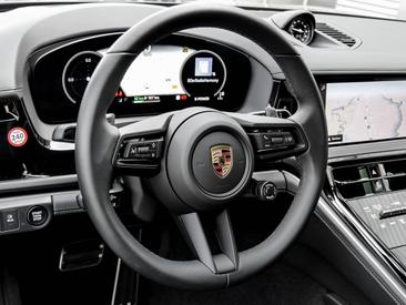 Porsche Panamera III 4 E-Hybrid — photo 13