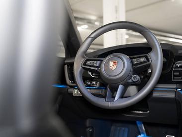 Porsche Panamera III 4 E-Hybrid — photo 18