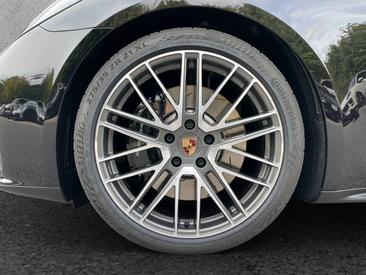 Porsche Panamera III 4 E-Hybrid — photo 13