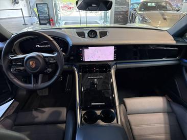 Porsche Panamera III 4 E-Hybrid — photo 18