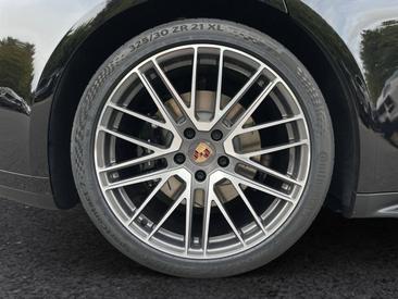 Porsche Panamera III 4 E-Hybrid — photo 15