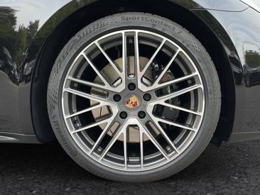 Porsche Panamera III 4 E-Hybrid — photo 16
